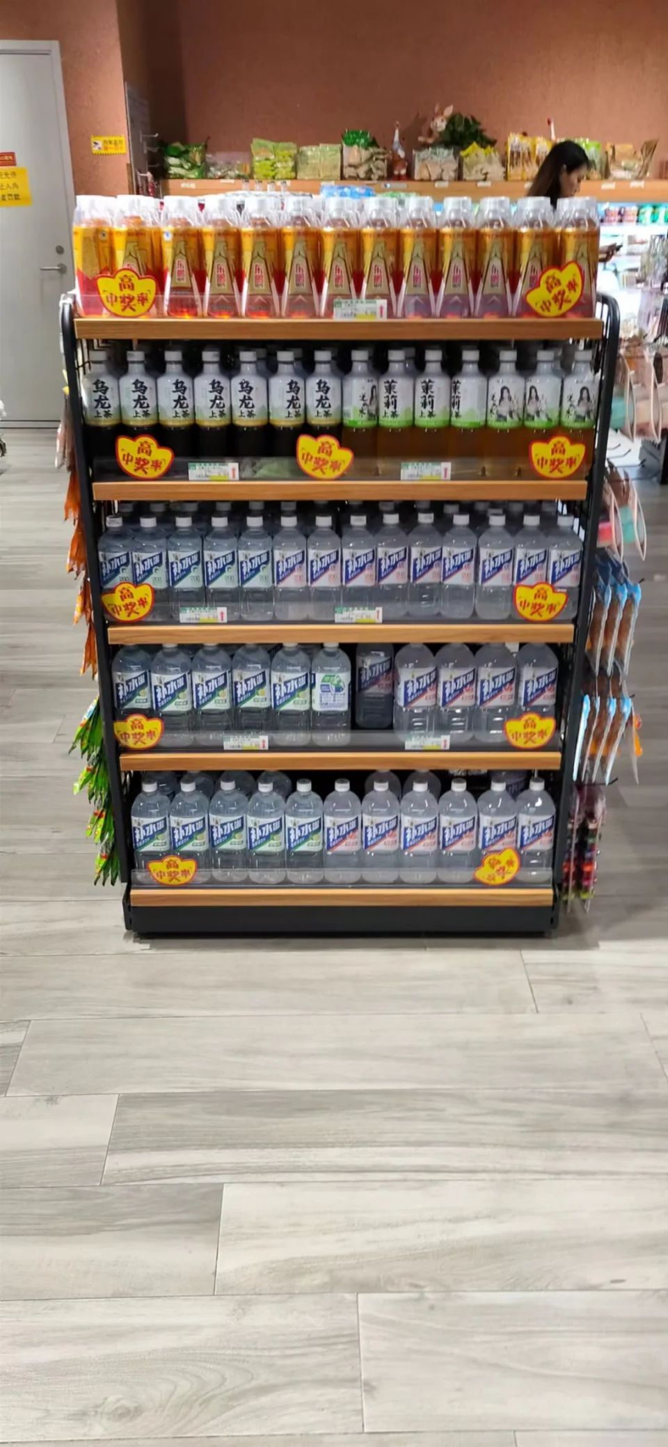 從“補(bǔ)水啦”到貨架陳列 解碼東鵬飲料的增長(zhǎng)雙刃劍